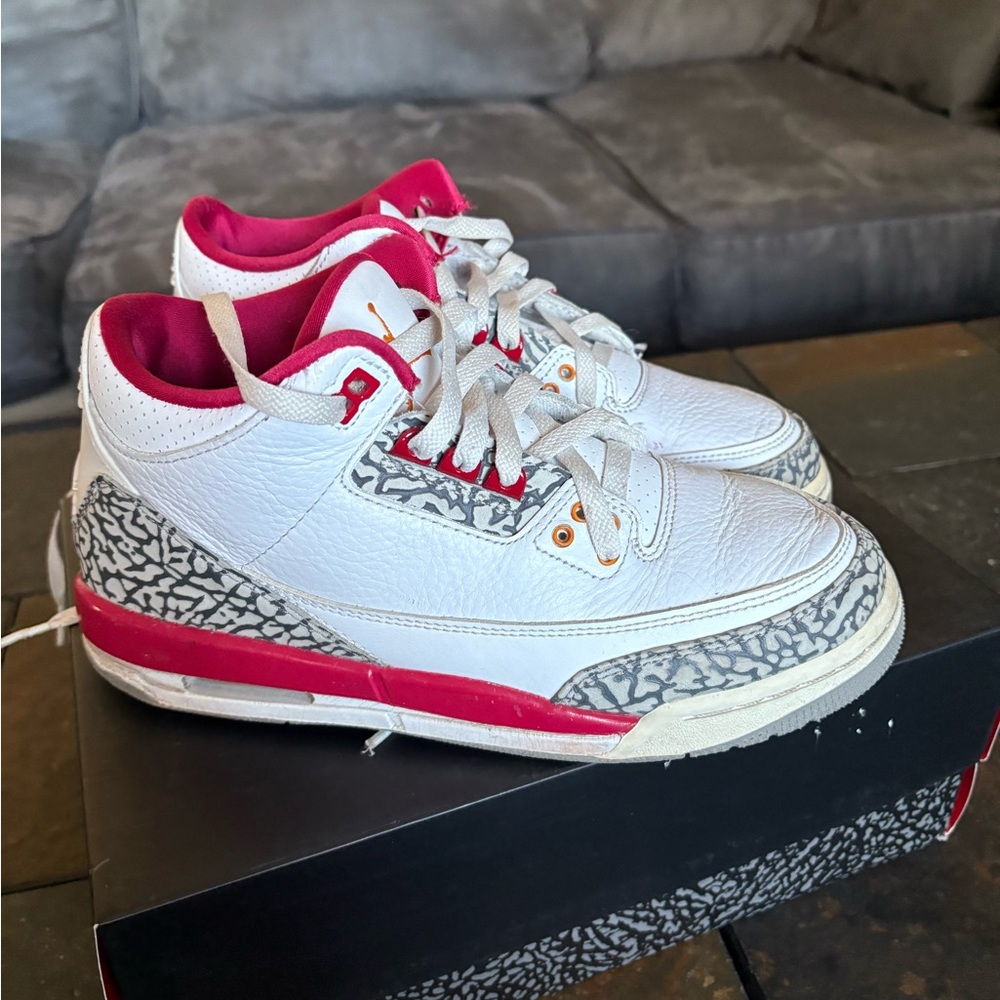 White and Red Sneakers Jordan Cement